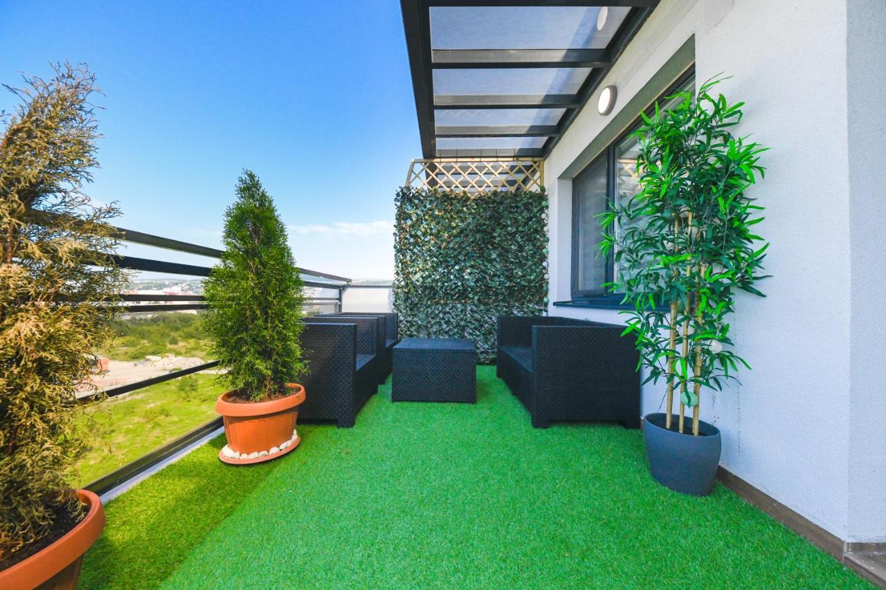 Panoramic Apartment With Terrace Cluj-Napoca Exterior foto